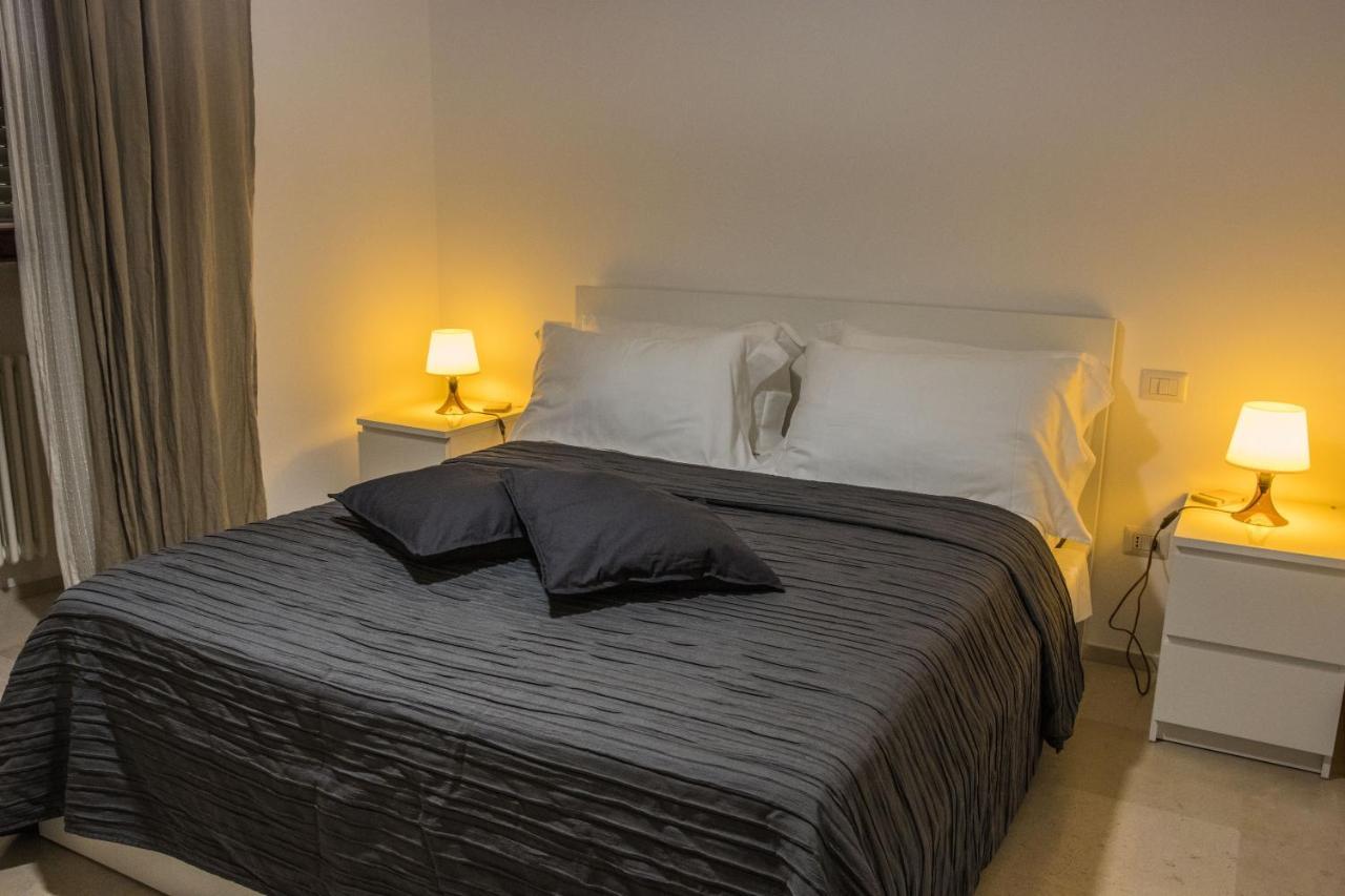 B&B Colonna - Mole Sua Stat Altamura Bagian luar foto