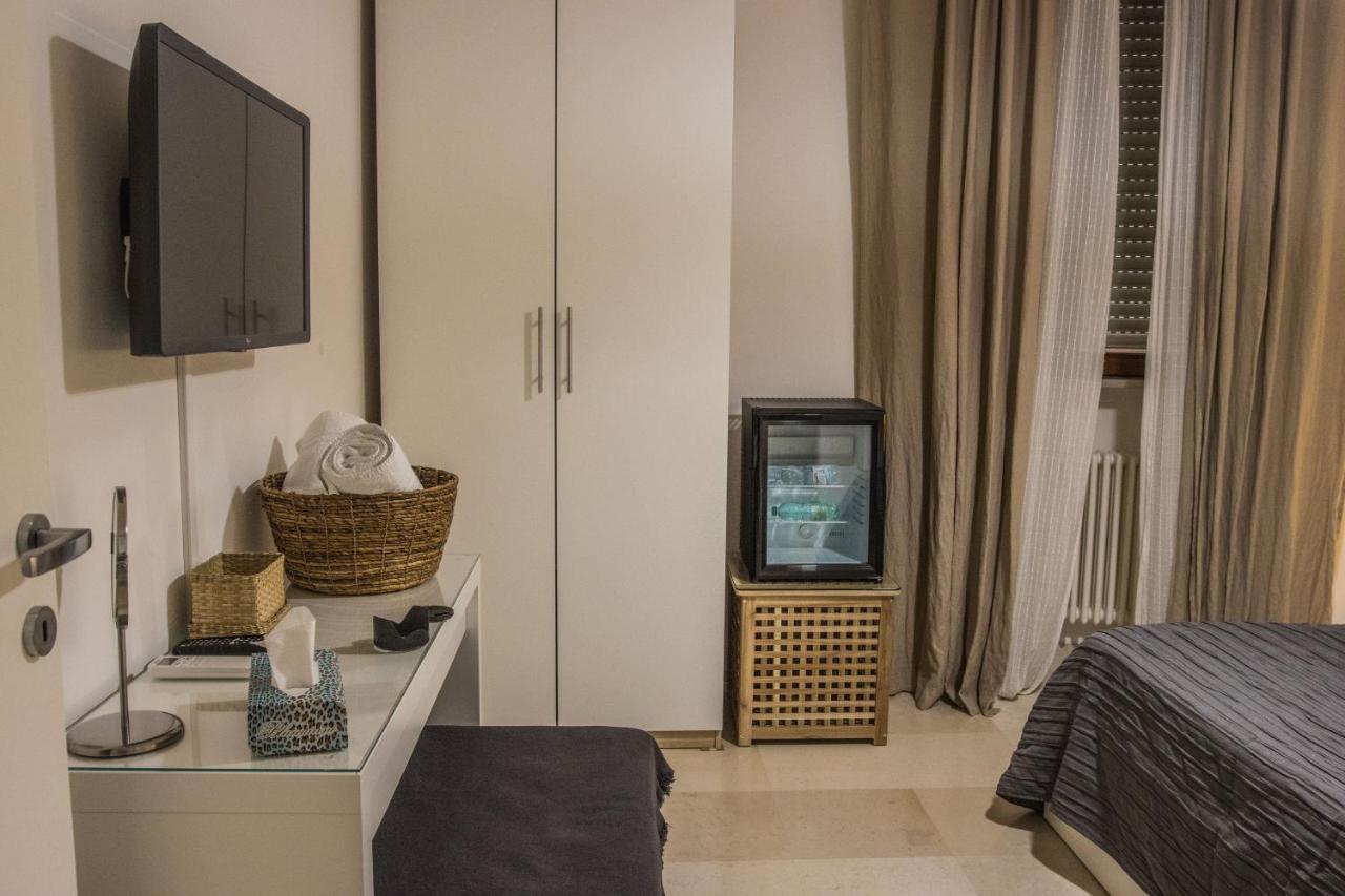B&B Colonna - Mole Sua Stat Altamura Bagian luar foto
