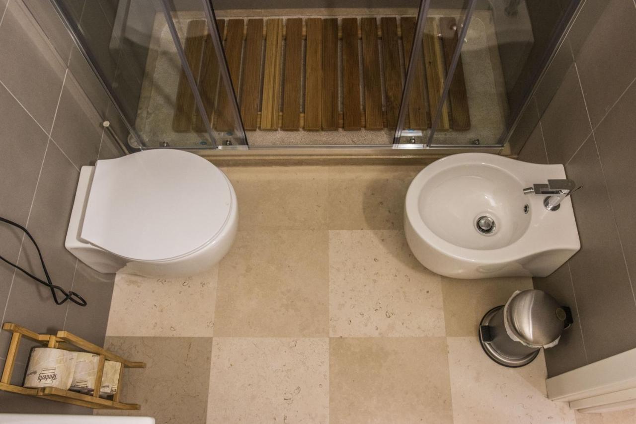 B&B Colonna - Mole Sua Stat Altamura Bagian luar foto
