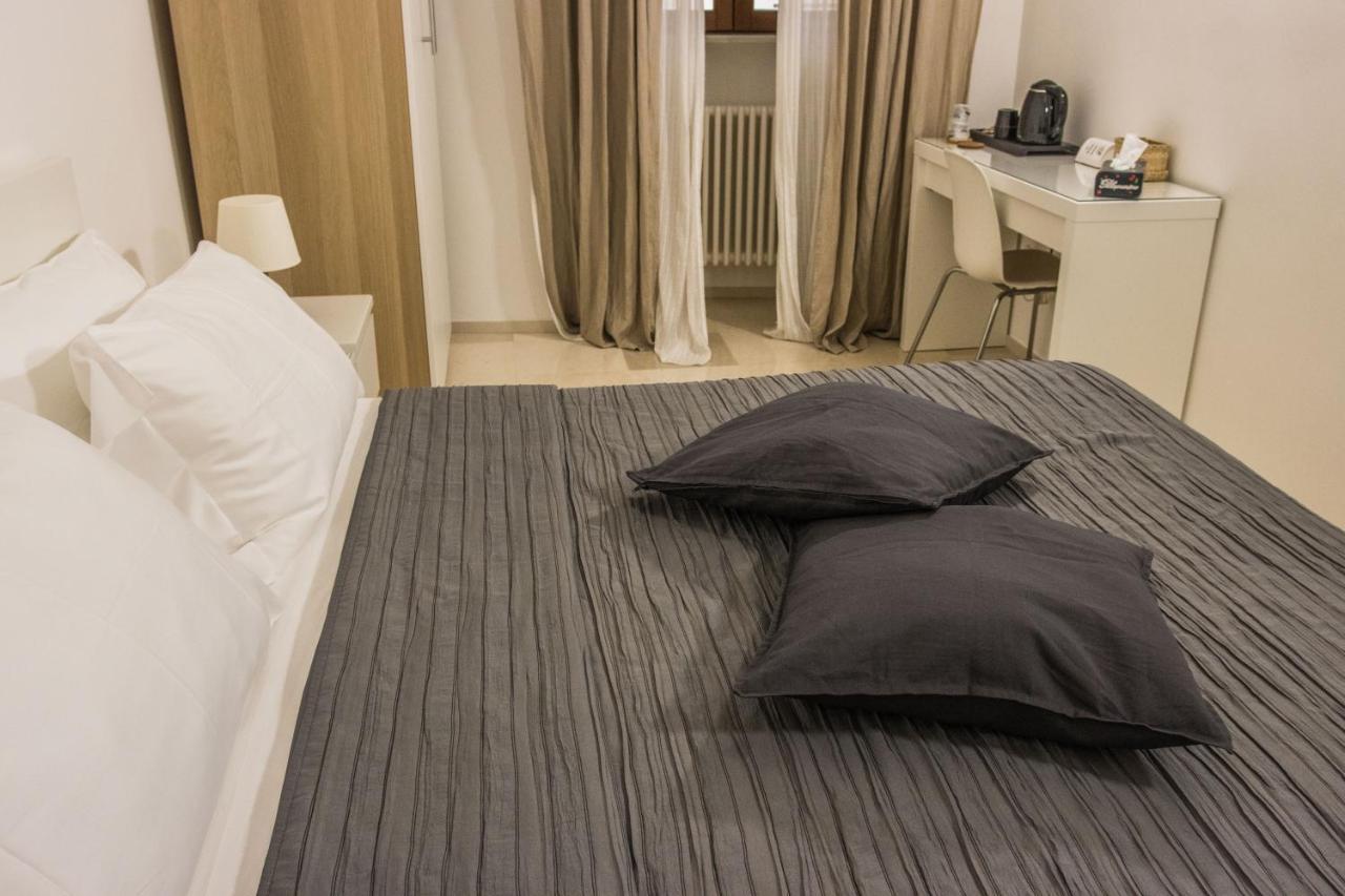 B&B Colonna - Mole Sua Stat Altamura Bagian luar foto